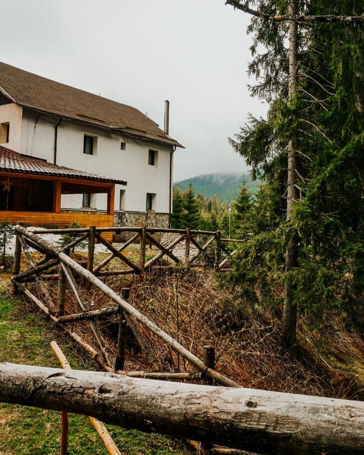 Mounthoff Retreat Vila Moroeni Exterior foto