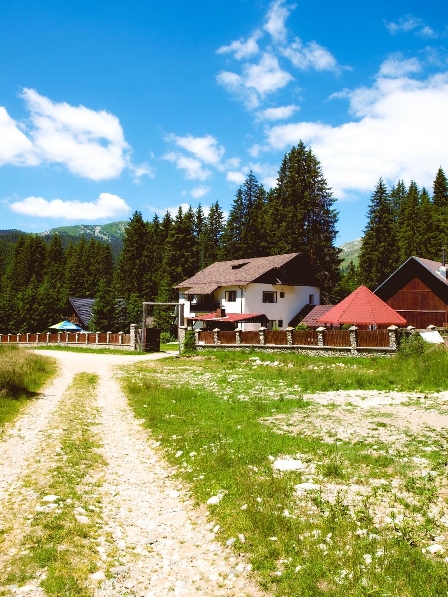 Mounthoff Retreat Vila Moroeni Exterior foto
